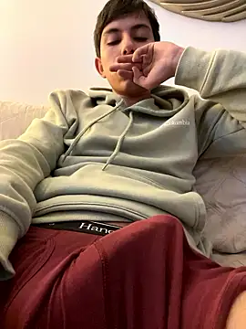 JoseCho18 online show from 01-11-26, 07:41