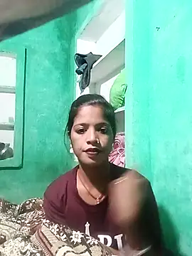 Hot eras8 online show from 11-28-25, 03:04