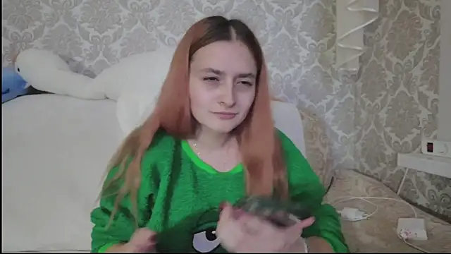 SweetLiaison online show from 11-13-25, 04:50