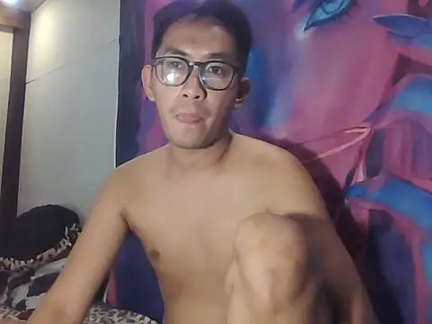 Snapshot of denzkylexx chatting on 06-25-26, 04:45 denzkylexx online show from 06-25-26, 04:45