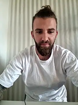 Snapshot of ramy120199 chatting on 11-07-25, 11:54 ramy120199 online show from 11-07-25, 11:54