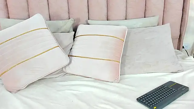 caro gemm online show from 11-18-25, 05:34