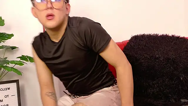 Valentin X online show from 11-13-25, 03:38