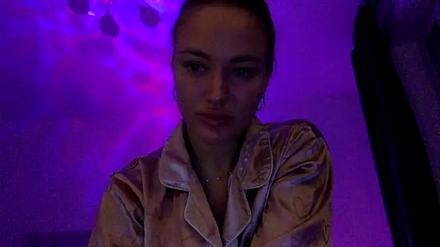 ToriLori online show from 11-08-25, 06:29