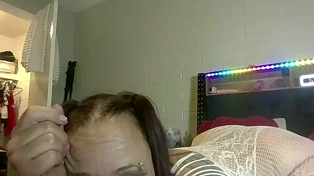 nikkibae33 online show from 06-17-26, 01:45