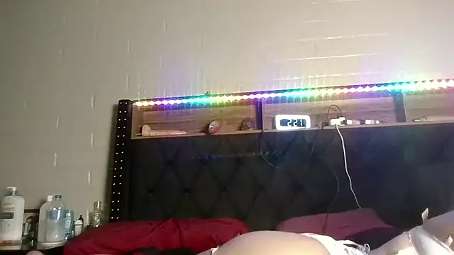 nikkibae33 online show from 06-18-26, 09:14