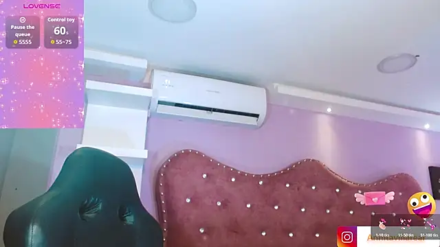 AnnaRouseQueen online show from 12-17-25, 04:07