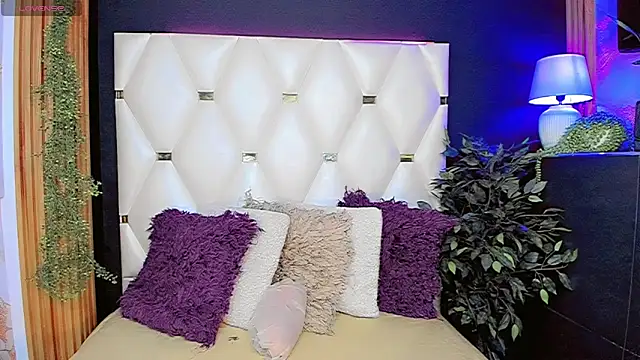 AnnaRouseQueen online show from 05-05-26, 07:44