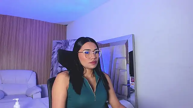 katemooss  online show from 11-26-25, 12:17