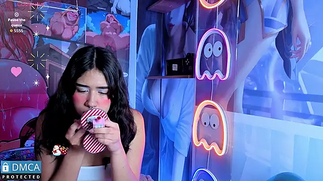 sofia sstonee  online show from 12-17-25, 11:05