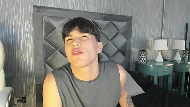 Snapshot of Mike_Harper chatting on 11-09-25, 03:27 Mike Harper online show from 11-09-25, 03:27