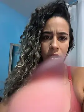 Snapshot of vivianeleoa chatting on 07-27-26, 09:44 vivianeleoa online show from 07-27-26, 09:44