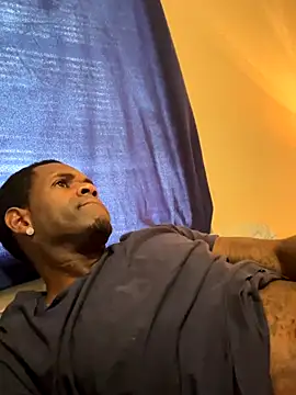 Snapshot of CrookedBeaut chatting on 12-04-25, 06:16 CrookedBeaut online show from 12-04-25, 06:16