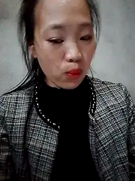 Snapshot of Yumiik2kk chatting on 11-16-25, 09:59 Yumiik2kk online show from 11-16-25, 09:59