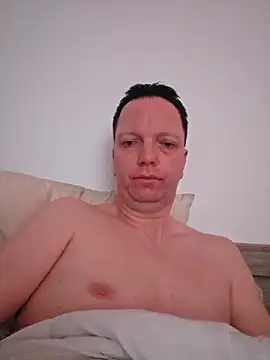 Snapshot of echoDream chatting on 11-09-25, 04:22 echoDream online show from 11-09-25, 04:22