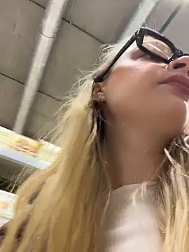 SashaCatt online show from 05-05-26, 10:12