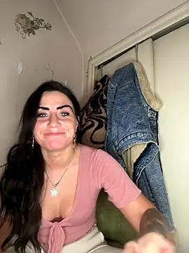 ValayaNoire online show from 12-14-25, 11:26