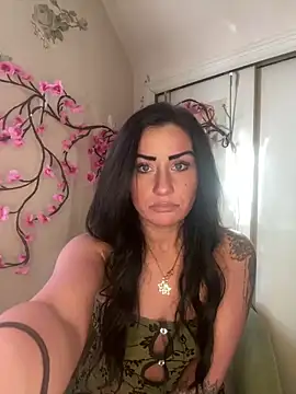 ValayaNoire online show from 12-17-25, 06:36