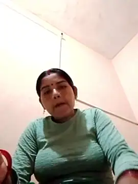 Snapshot of Seema_ji12 chatting on 02-18-26, 06:31 Seema ji12 online show from 02-18-26, 06:31