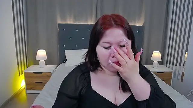 EvaNova  online show from 12-19-25, 04:19