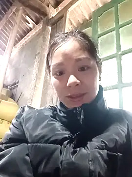 Lyla john online show from 12-15-25, 03:22