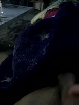 Snapshot of groschibre40100 chatting on 01-05-26, 10:46 groschibre40100 online show from 01-05-26, 10:46