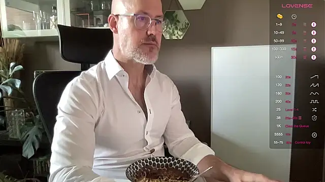 Snapshot of the_new_fit_rubinho chatting on 03-27-26, 08:48 the new fit rubinho online show from 03-27-26, 08:48