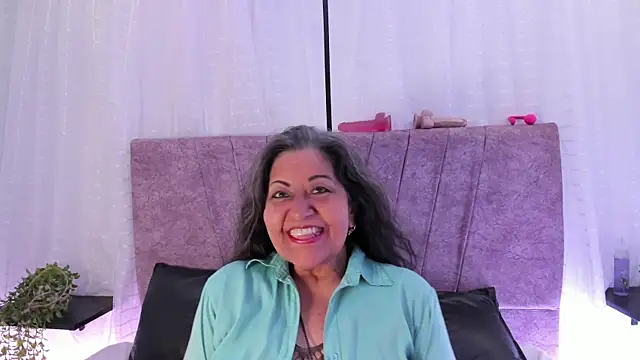 Snapshot of Victoriaa_Anderson chatting on 04-16-26, 01:45 Victoriaa Anderson online show from 04-16-26, 01:45