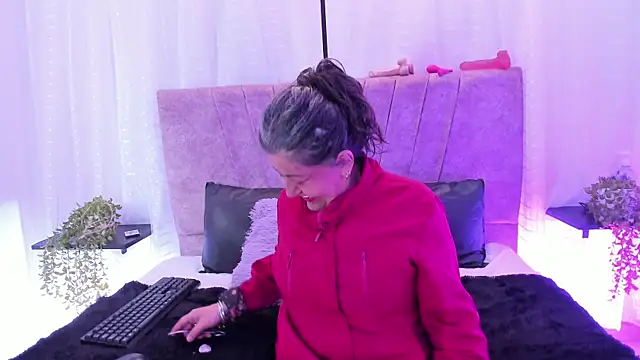 Snapshot of Victoriaa_Anderson chatting on 04-24-26, 01:57 Victoriaa Anderson online show from 04-24-26, 01:57