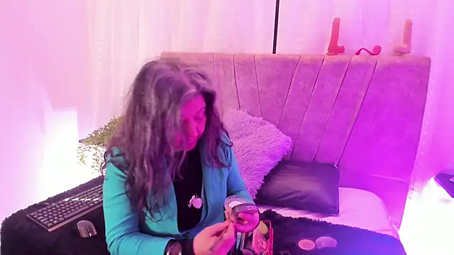 Snapshot of Victoriaa_Anderson chatting on 05-01-26, 01:16 Victoriaa Anderson online show from 05-01-26, 01:16
