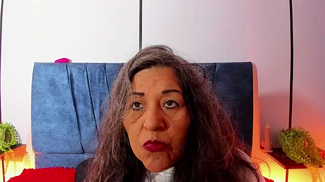 Victoriaa Anderson online show from 06-18-26, 07:51