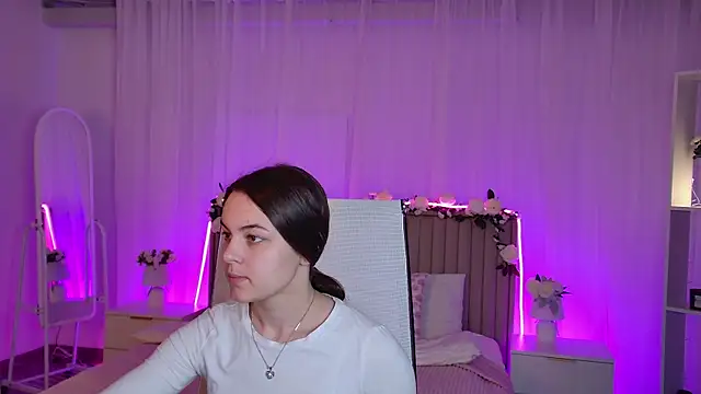 FrancescaCavaliere online show from 06-02-26, 09:11