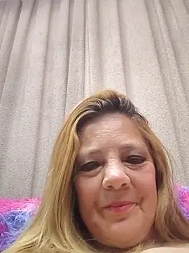 karlaanqui1 online show from 06-08-26, 11:21