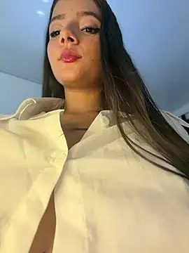 Snapshot of EmmiiGlow chatting on 08-02-26, 11:58 EmmiiGlow online show from 08-02-26, 11:58