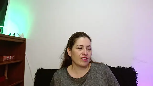 Snapshot of dayan_hanks chatting on 03-24-26, 03:33 dayan hanks online show from 03-24-26, 03:33