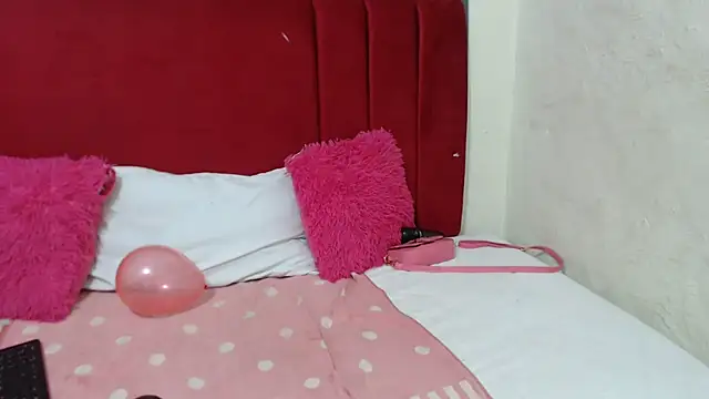 Snapshot of HipsDontLieX95 chatting on 02-14-26, 09:55 HipsDontLieX95 online show from 02-14-26, 09:55