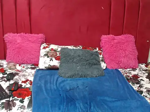 Snapshot of HipsDontLieX95 chatting on 03-06-26, 10:39 HipsDontLieX95 online show from 03-06-26, 10:39