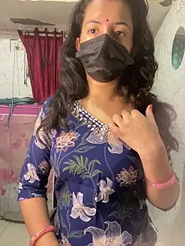 Red Queen 11 online show from 03-25-26, 06:47