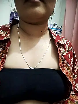 Snapshot of minni64207 chatting on 05-17-26, 07:21 minni64207 online show from 05-17-26, 07:21