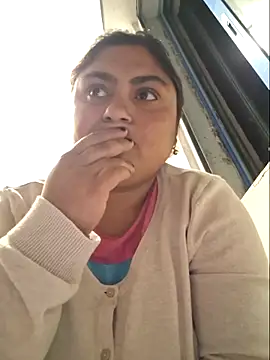 Snapshot of 12dariea chatting on 11-09-25, 05:33 12dariea online show from 11-09-25, 05:33