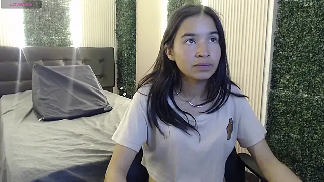 bunnywhite21 online show from 11-26-25, 05:36