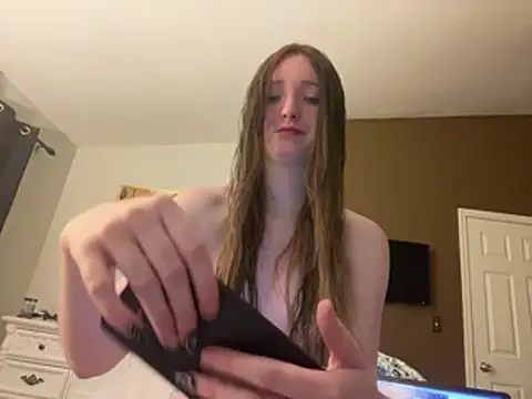 Kayluvs88 online show from 04-28-26, 04:50