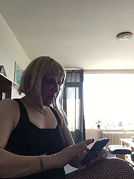 simone xdressing online show from 03-09-25, 10:08