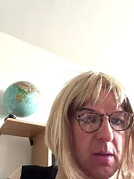 simone xdressing online show from 10-12-25, 09:08