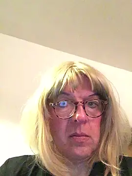 simone xdressing online show from 03-01-26, 08:33