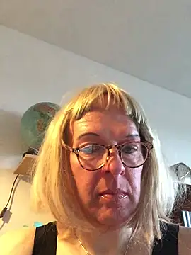 simone xdressing online show from 04-12-26, 06:02