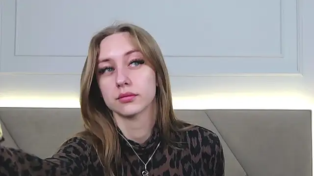 RachaelCute online show from 12-20-25, 04:19