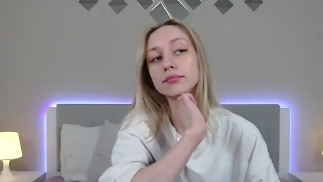 Snapshot of RachaelCute chatting on 04-15-26, 12:23 RachaelCute online show from 04-15-26, 12:23
