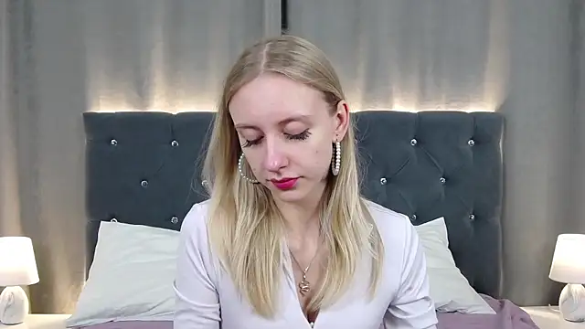 Snapshot of RachaelCute chatting on 04-22-26, 04:26 RachaelCute online show from 04-22-26, 04:26