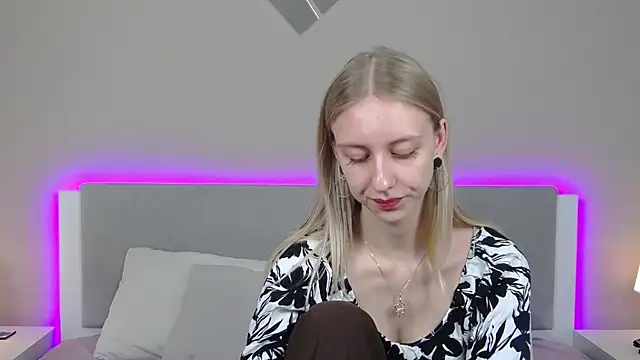 Snapshot of RachaelCute chatting on 05-16-26, 11:20 RachaelCute online show from 05-16-26, 11:20